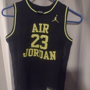 Nike Air Jordan Black and yellow youth 8-10 basketball jersey